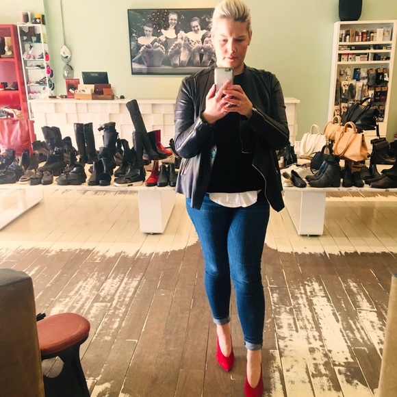 Meet your Posher, Angie - Picture 1 of 1